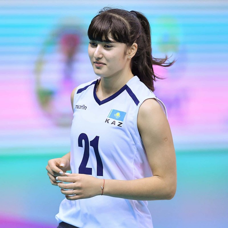 Central Asian Volleyball Beauty causes fever in Vietnam because it is so beautiful - Photo 1