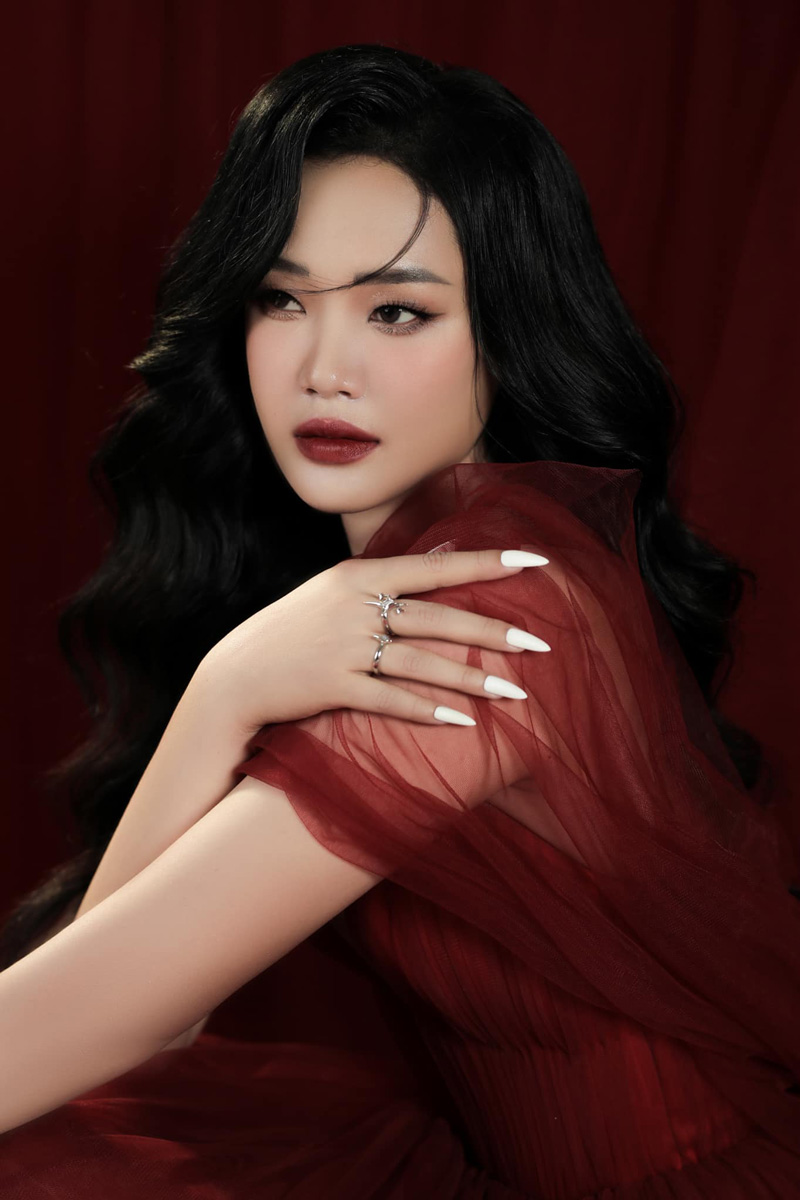 Duong Thi Hen launched a beautiful set of photos of her retirement - Photo 1