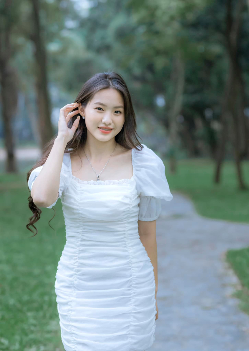 Surprised beauty of the beautiful daughter of Kim Hue Volleyball - Photo 5