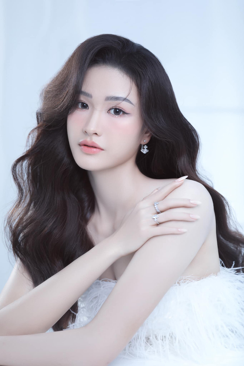 The beauty of the volleyball Dang Thi Kim Thanh released a set of 'heart -catching' photos - Photo 1