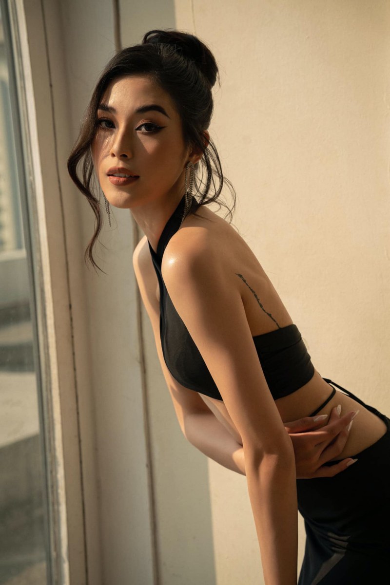 Dang Thu Huyen volleyball beauty causes netizens fever because the new set of photos is too sexy - Photo 5