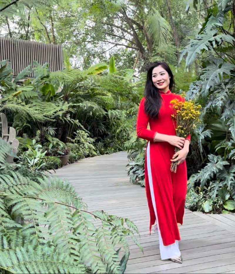 Miss Volleyball Pham Thi Yen blooms with ao dai, surprising with youthful beauty - Photo 5