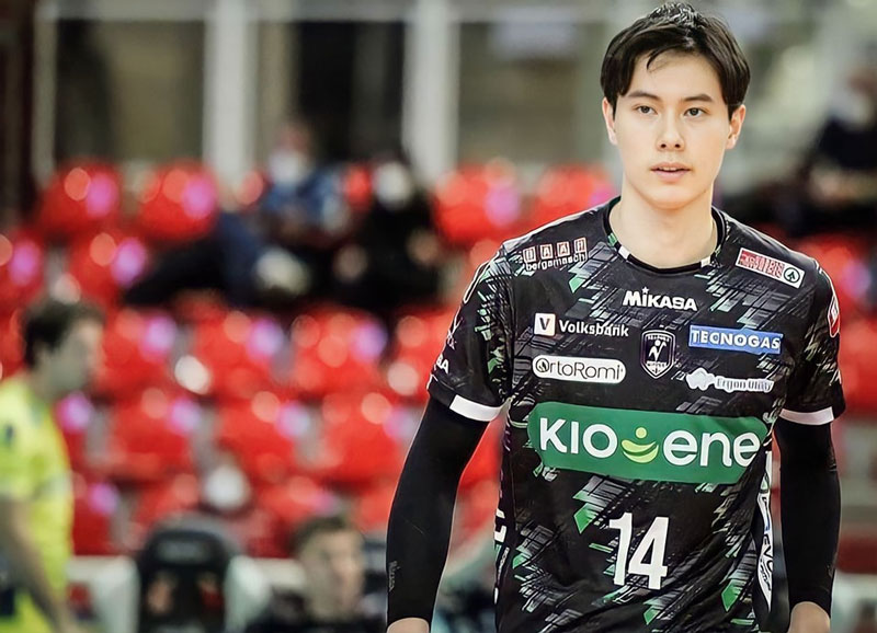 Japanese volleyball male is fever again because of a new image as beautiful as an actor - Photo 7