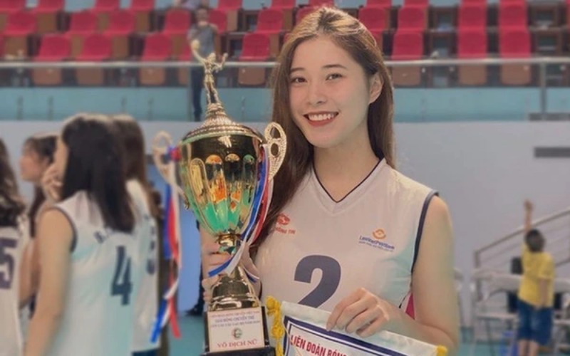 Former Volleyballer Dang Thu Huyen reached the top 10 Miss Universe Vietnam 2022 - Photo 2