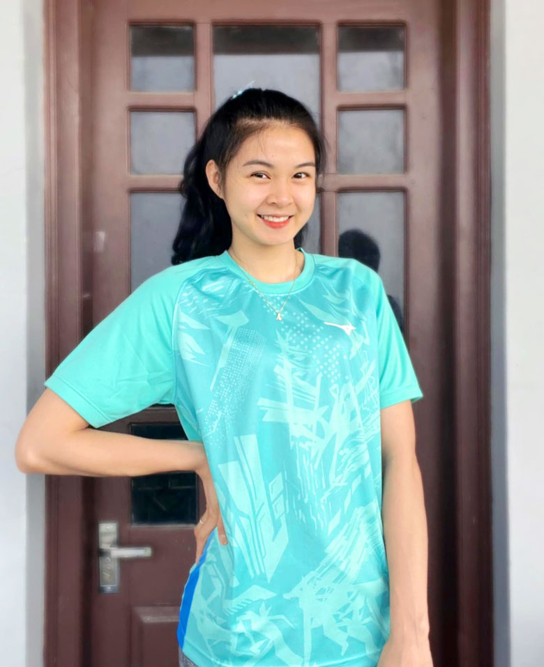 Chu Thi Ngoc volleyball doll is radiant in everyday outfit - Photo 6