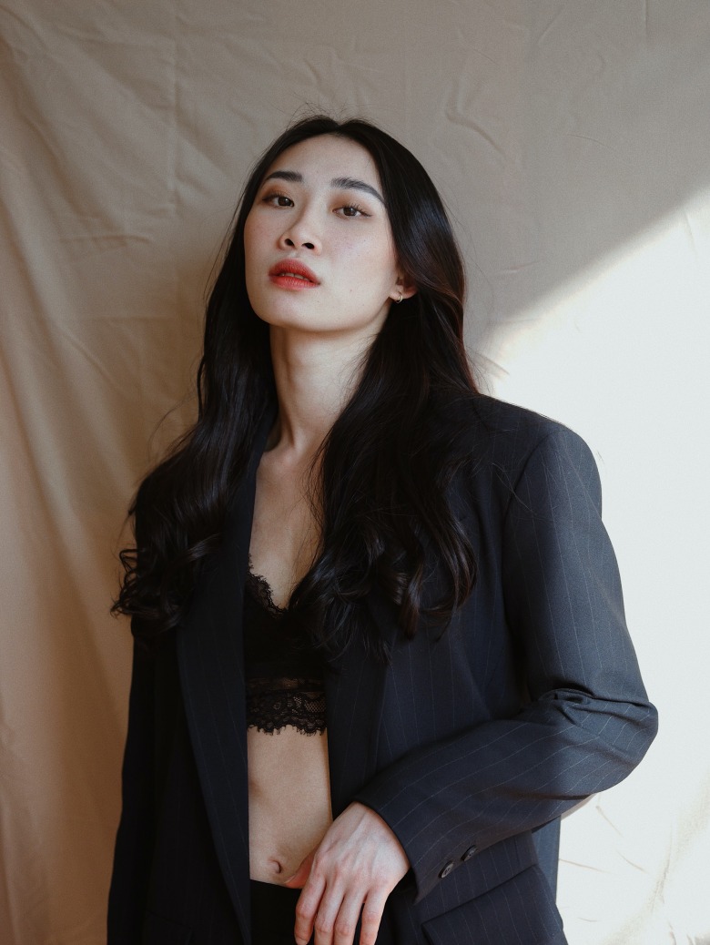 Hot girl volleyball Nguyet Anh released a very beautiful photo of the new age - Photo 2