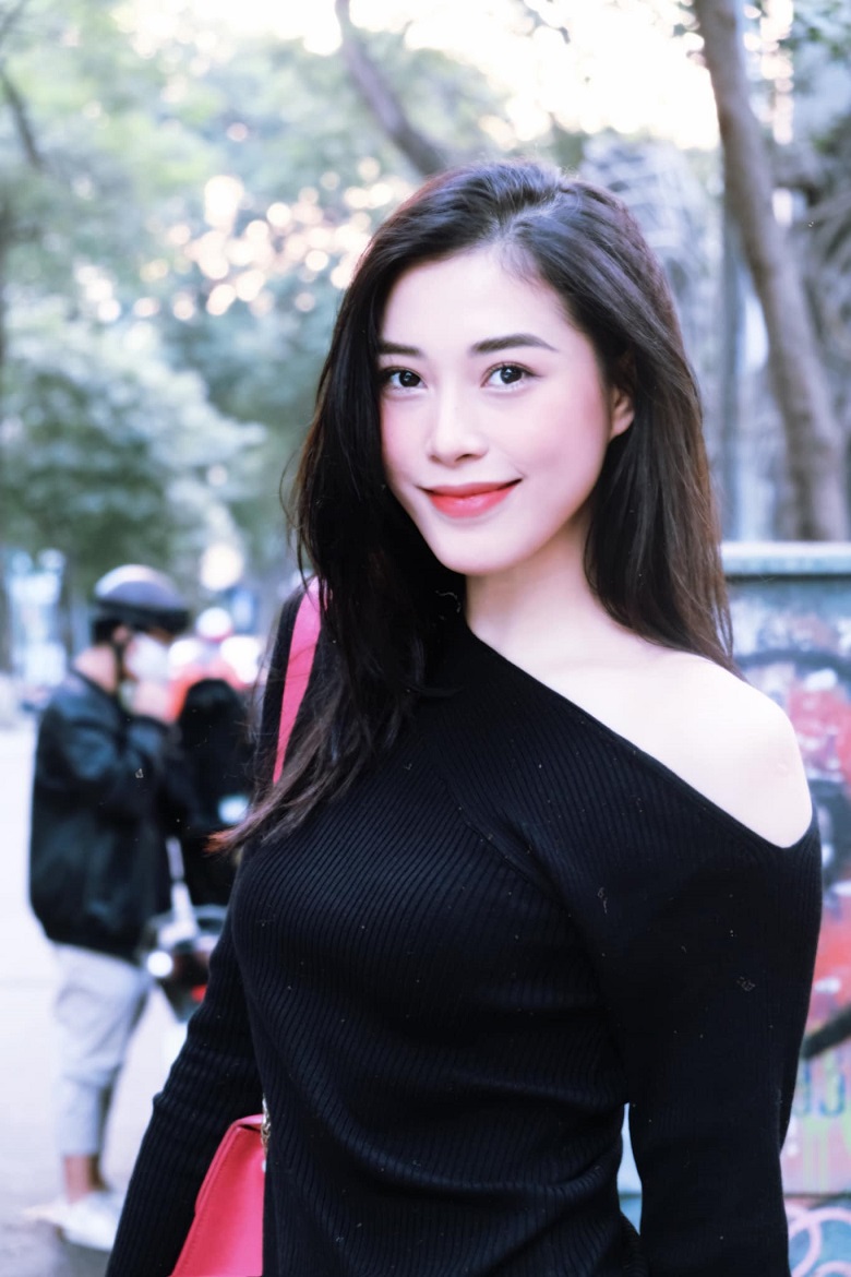 Pair of volleyball stars has retired shimmering on the street - Photo 10