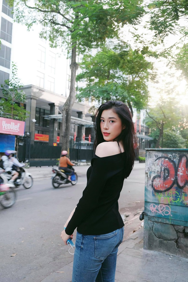 Pair of volleyball stars has retired shimmering on the street - Photo 9