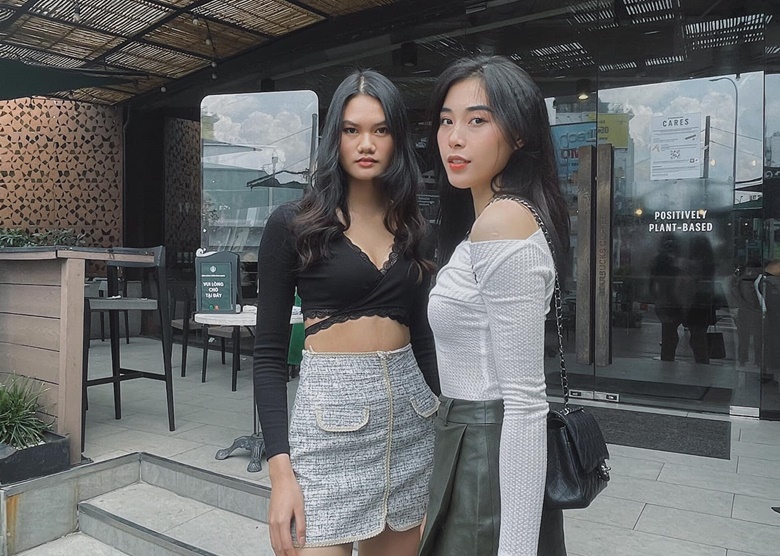 Pair of volleyball stars has retired shimmering on the street - Photo 3