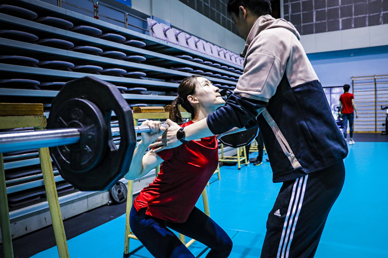 Bunch of photos: The beautiful female volleyball people causes fever when heavy weights - Photo 6