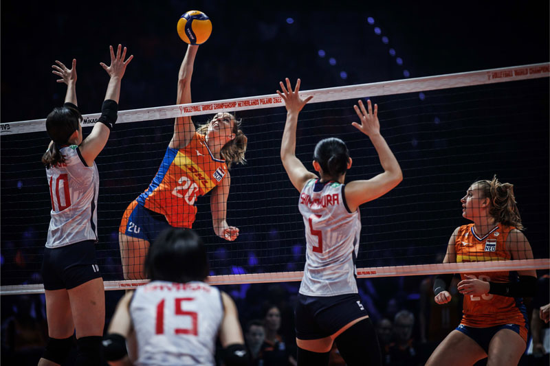 Spending terrible money to host, Dutch volleyball set a bad record as a home - Photo 2