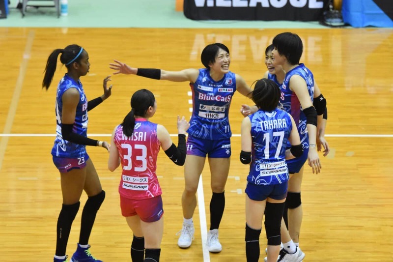 Thanh Thuy closed the Japanese national championship volleyball tournament with a fast defeat - Photo 2