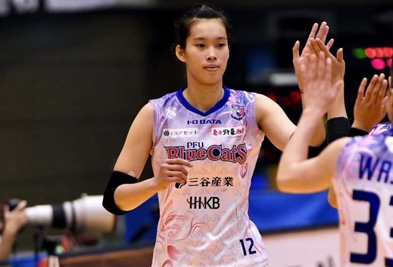 Thanh Thuy scored how many of the Japanese national championship volleyball tournaments? - Photo 2