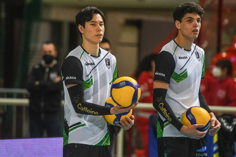 'Japanese male volleyball male' shocked after going abroad - Photo 12