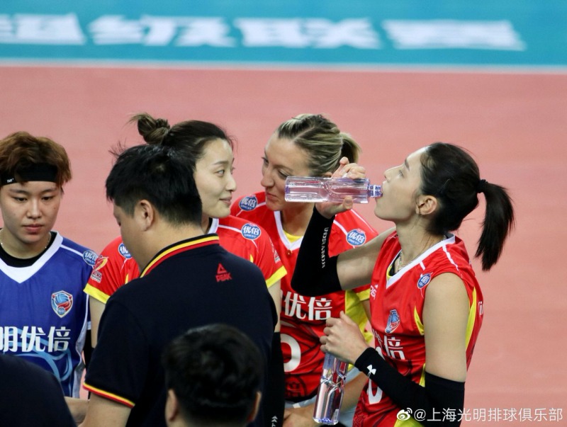 Song money to buy 2 MVP Olympic MVP, Chinese volleyball giants receive bitter fruit - Photo 2