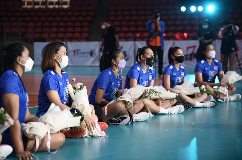 Image touching the breakup of 7 legendary athletes of Thai women's volleyball - Photo 17