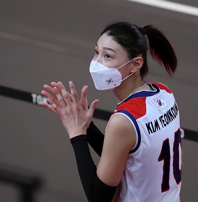 The world's first volleyball star owns a 1 million sub - photo channel - photo 3