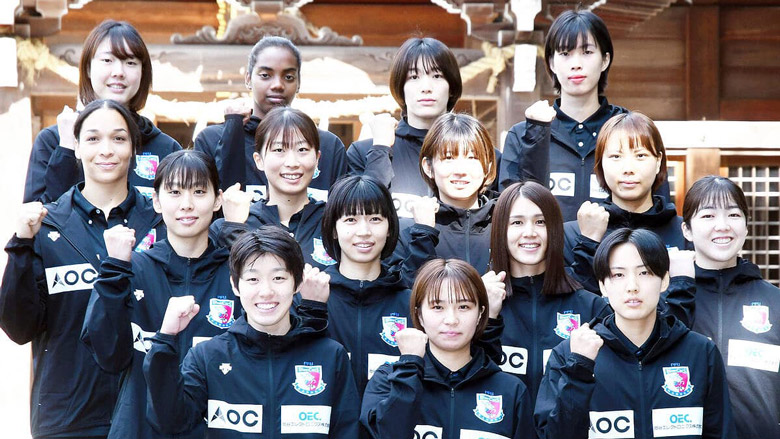 'Dinosaurs' Thanh Thuy and his teammates go to May before starting the new season in Japan - Photo 1
