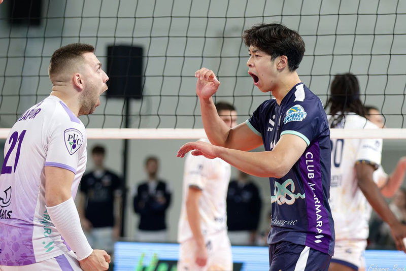 'Japanese bear' sweeps the French volleyball tournament, continuously honored - Photo 1