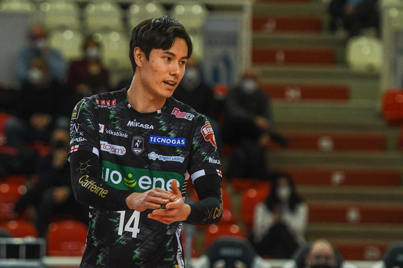 'Japanese male volleyball male' shocked after going abroad - Photo 10
