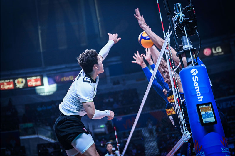 'Young idol' shining, Japanese dramatic winning 'big man' at VNL 2022 - Photo 1