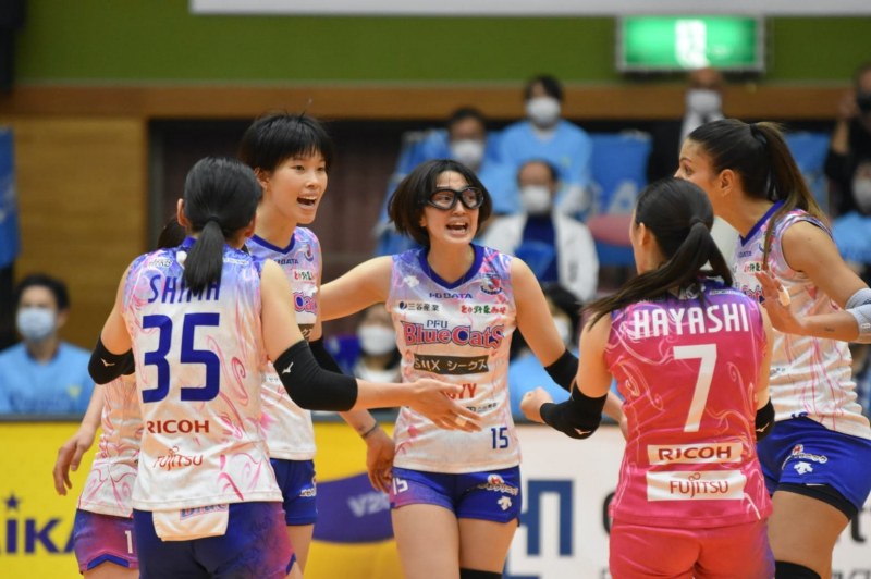 Being cornered in the same way, Thanh Thuy and an unbelievable upstream teammate - Photo 1
