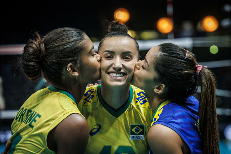 Brazil buried the opponent, China almost fell in front of the host - Photo 1