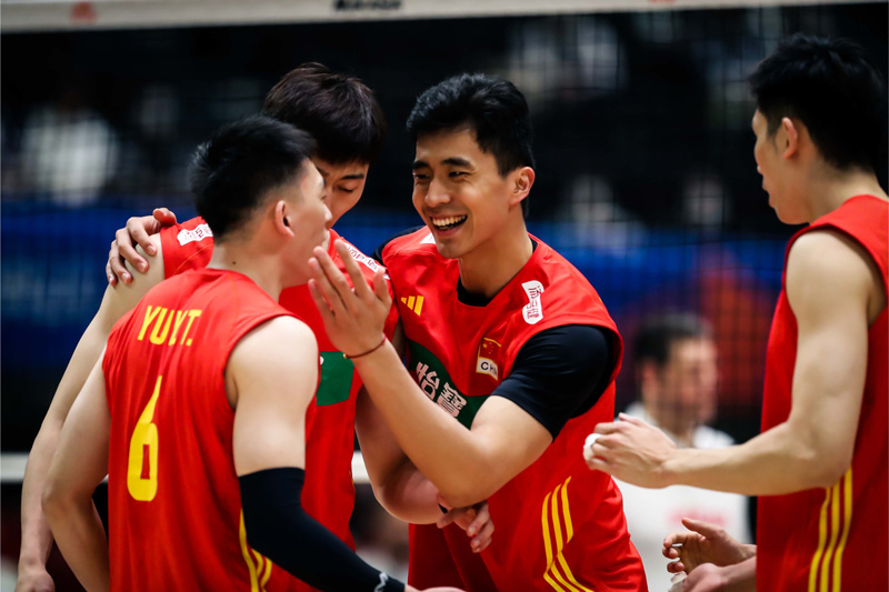 Chinese men's volleyball recruits Bulgarian choking in Volleyball Nations League 2023 - Photo 1