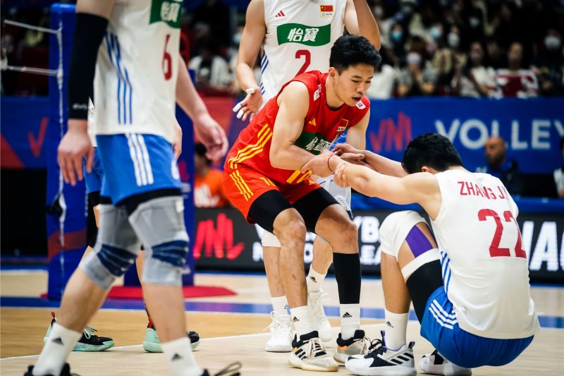 Recruiting Chinese Men's Volleyball Lose in Volleyball Nations League 2023 after missing the golden opportunity - Photo 1