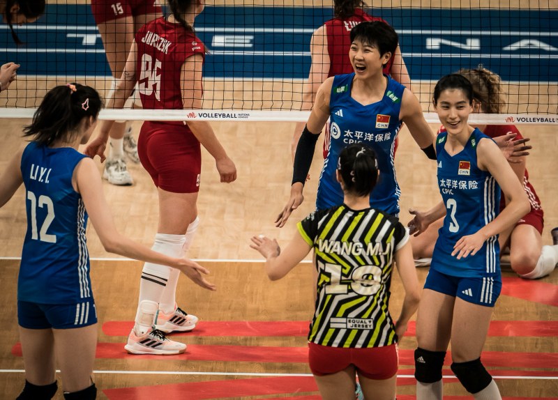Chinese women's volleyball team 'repayment' Poland to the final of Volleyball Nations League 2023 - Photo 1