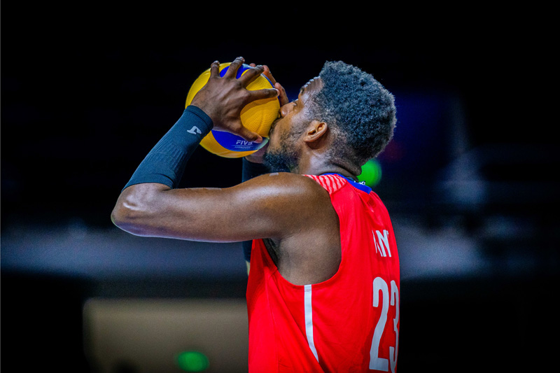 Cuban male volleyball team won dramatic against Iran, pushing China to relegate at Volleyball Nations League 2023 - Photo 1