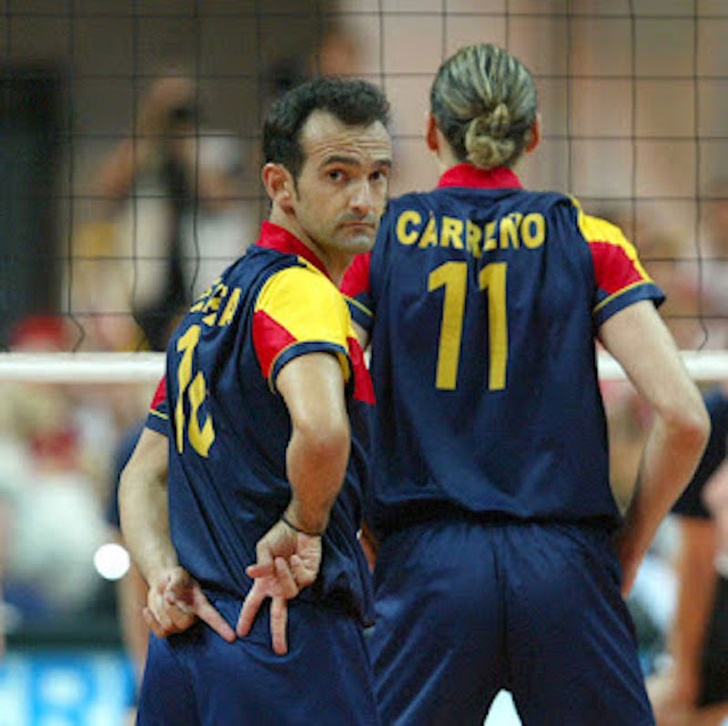 Former volleyball star goes to prison for two years for sexual abuse of students - Photo 1