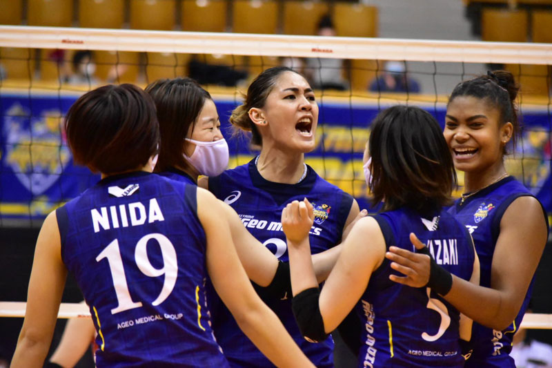 In contrast to Thanh Thuy, the Philippine Volleyball Superstar shines with 2 wins - Photo 1