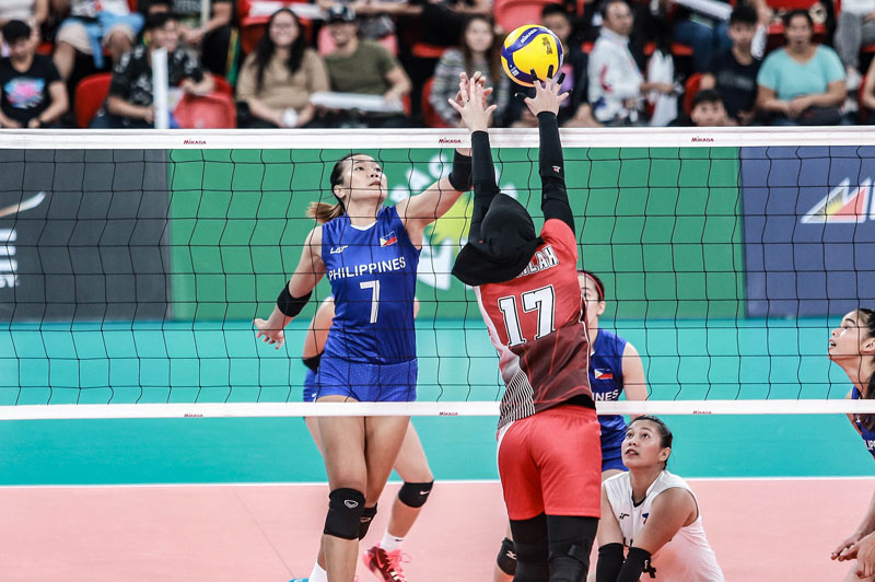 Indonesia again 'turned the car', the SEA Games 31 women's volleyball continuously welcomed the surprise - Photo 1