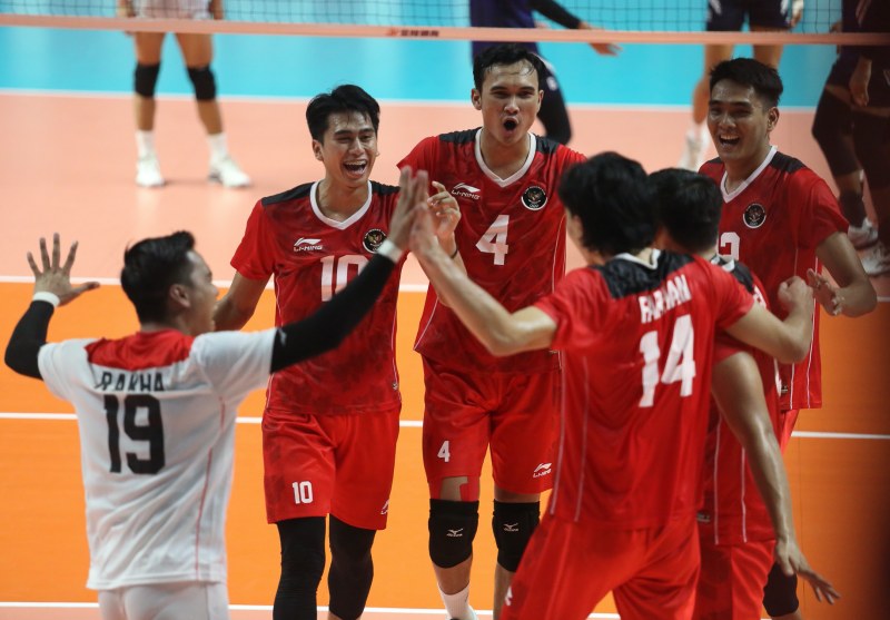 Indonesian male volleyball team buried the host of Cambodia, won the gold medal SEA Games 32 - Photo 1