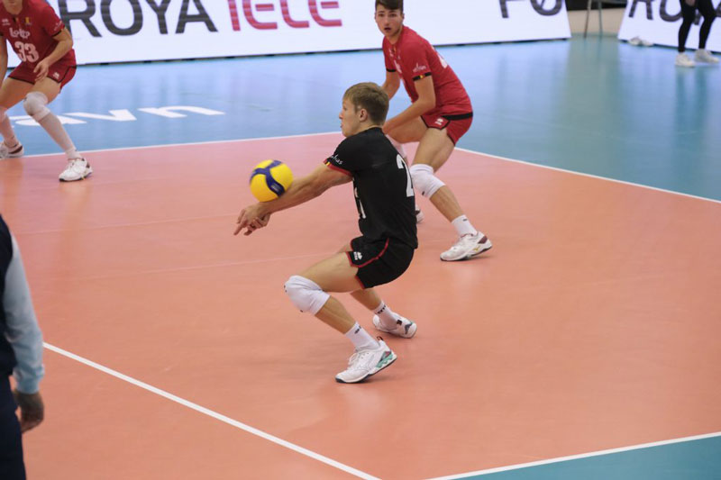 Libero recruited Belgium to collapse on the field while playing, heart stopped - Photo 1