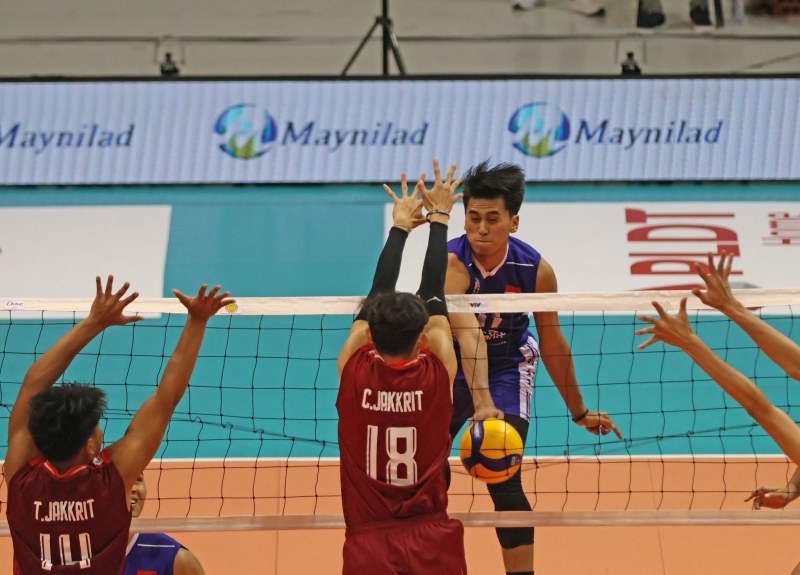 Men's volleyball team almost surprised against Indonesia, accepted 3rd class SEA V.League 2023 - Photo 1