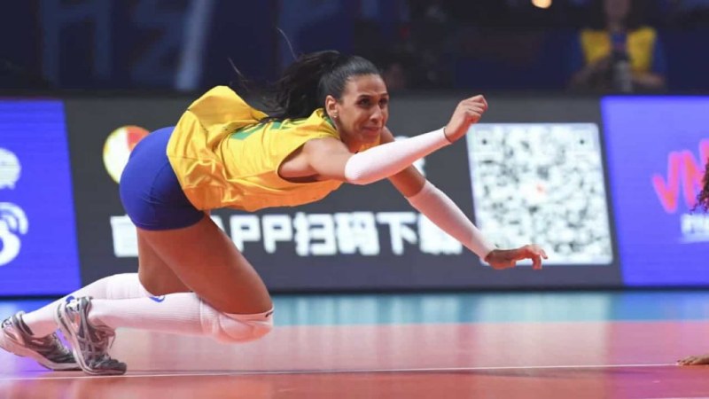 Shock: Brazilian female volleyball star discovered serious illness, farewell to the field - Photo 1
