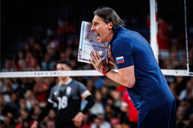 Slovenia men's volleyball coach was mercilessly 'kicked' after a series of historical achievements - Photo 1