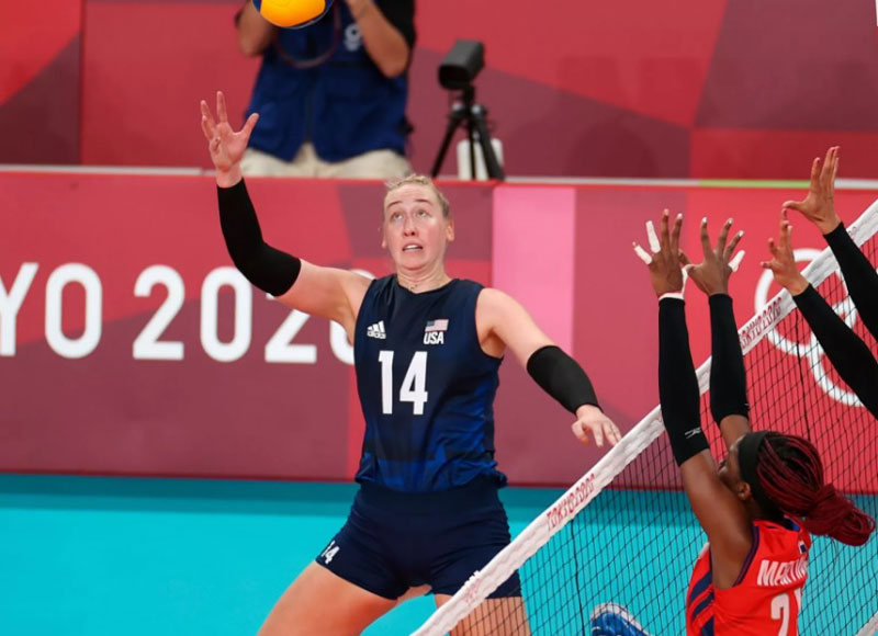 The American volleyball star returns after rumors of retirement? - Photo 1