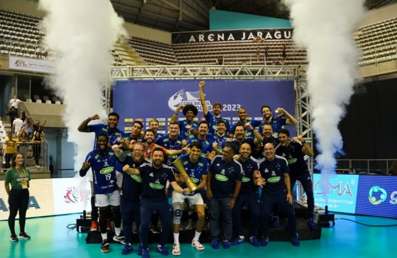 Cuban volleyball star shines to help the home team regain the throne of Brazil - Photo 1