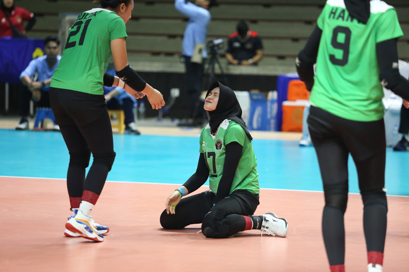 Indonesian women's volleyball team leader