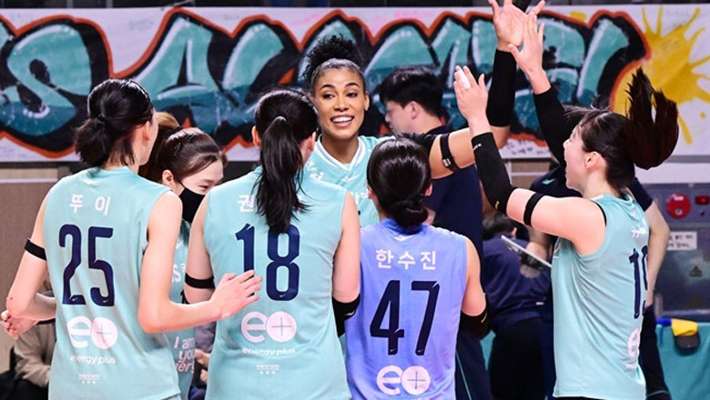 The Korean newspaper praised Bich Thuy's team for a shock victory after 14 consecutive losses - Photo 1