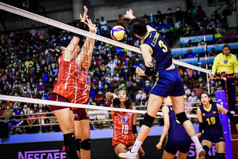 The Vietnamese women's volleyball team won 2 individual prizes in ASEAN Grand Prix 2022 - Photo 1