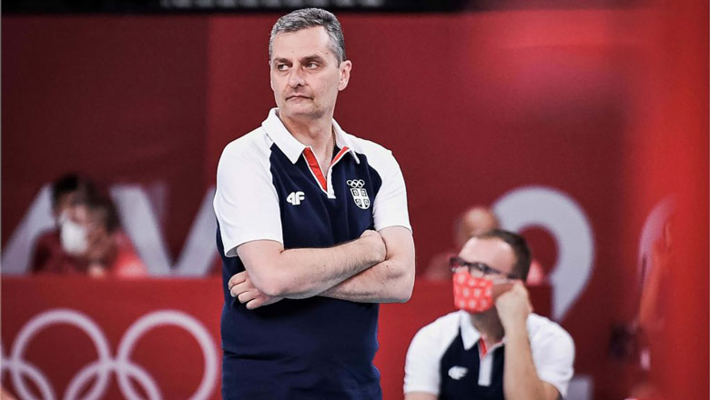 The coach of the Russian female volleyball team quit his job after many years of being banned from international competition - Photo 1