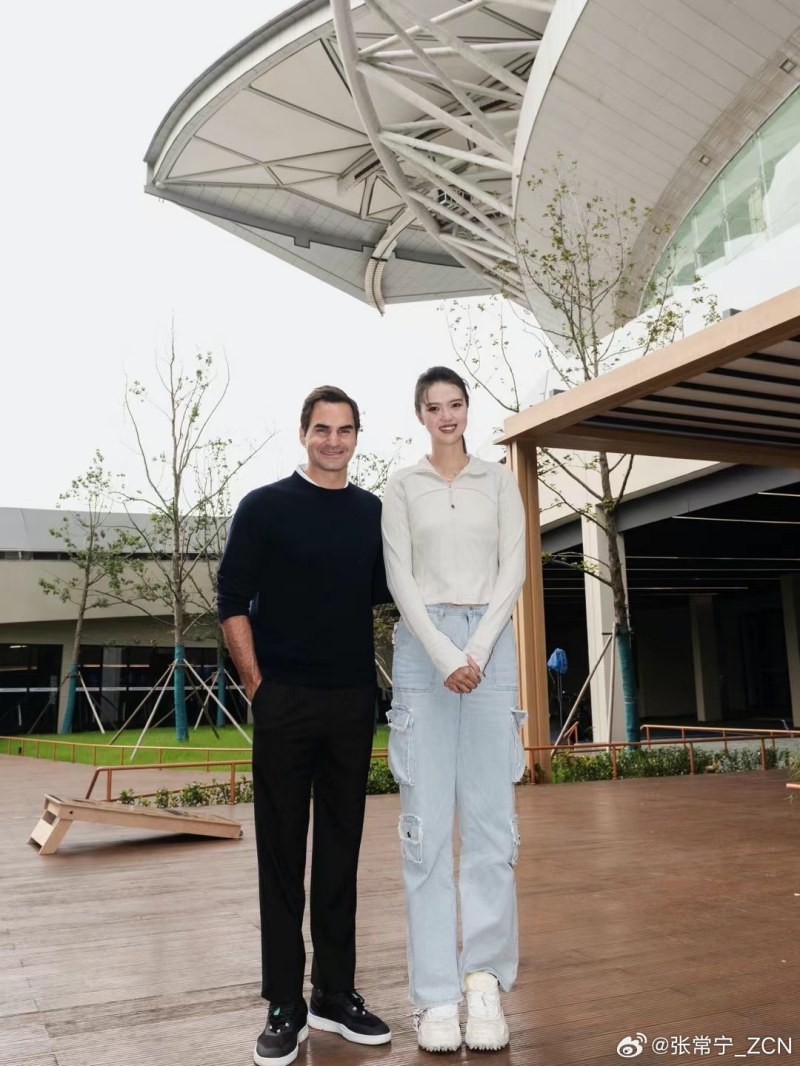 First Chinese volleyball beauty causes fever because it is so beautiful with Roger Federer - Photo 1