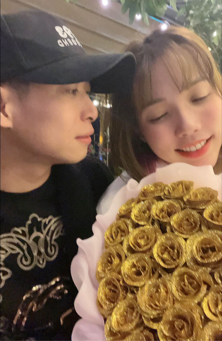 The highest assistant in Vietnam is happy with her boyfriend of Valentine - Photo 1