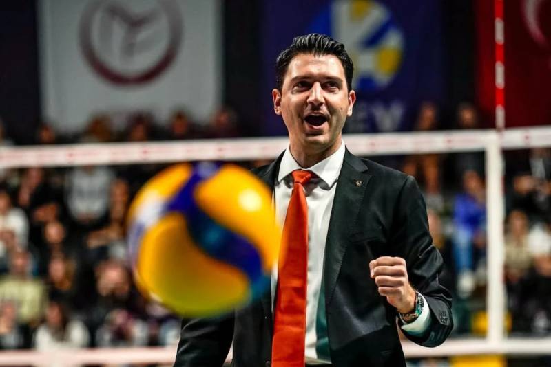 The new coach of Japanese women's volleyball team received countless criticisms - Photo 1