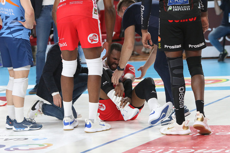 The world volleyball superstar embraces painful legs, has not yet determined the date of return - Photo 1
