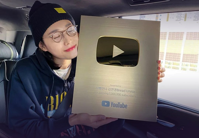 The first volleyball star in the world owns a 1 million sub -channel - Photo 2